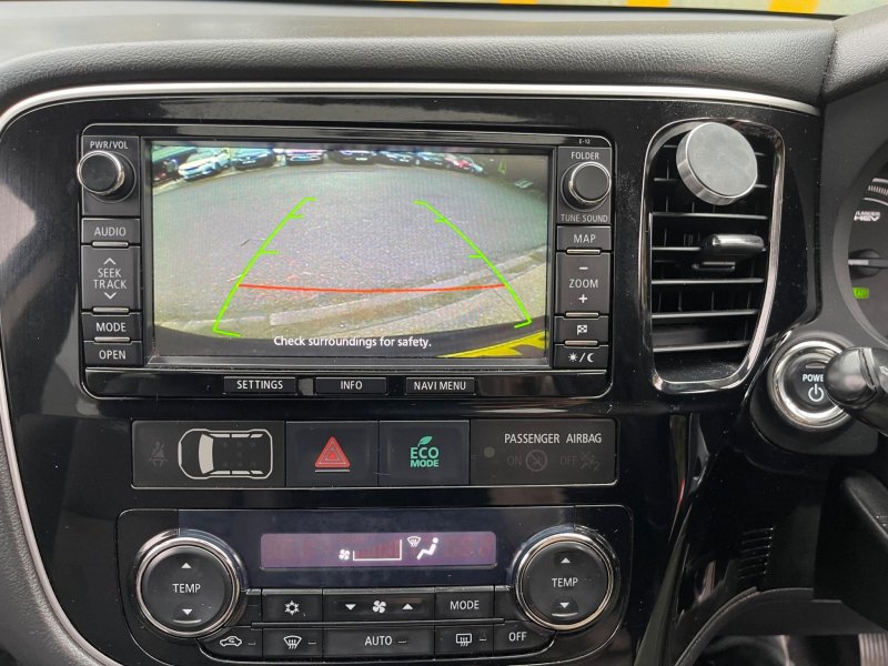 MITSUBISHI OUTLANDER