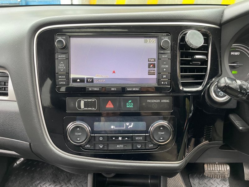 MITSUBISHI OUTLANDER