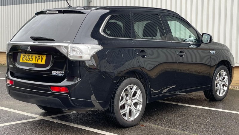 MITSUBISHI OUTLANDER