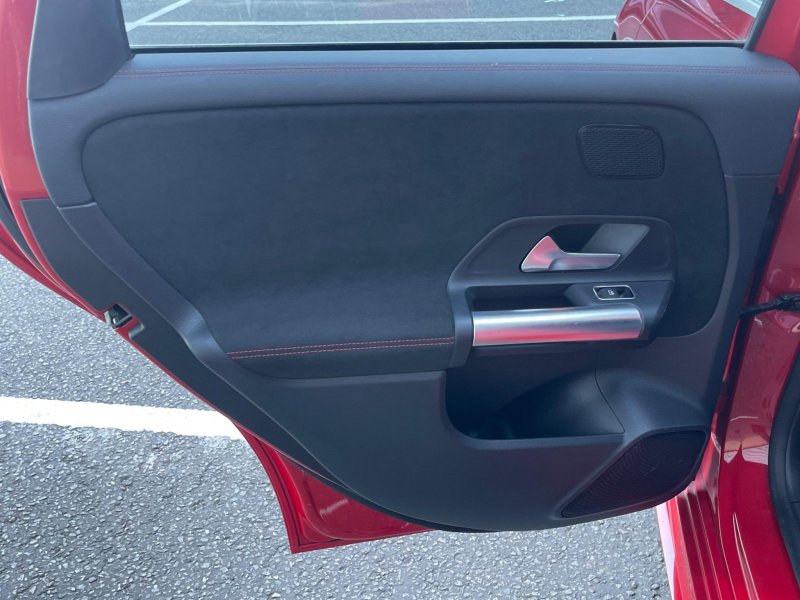 MERCEDES-BENZ B CLASS