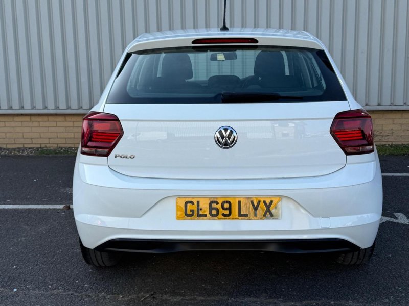VOLKSWAGEN POLO