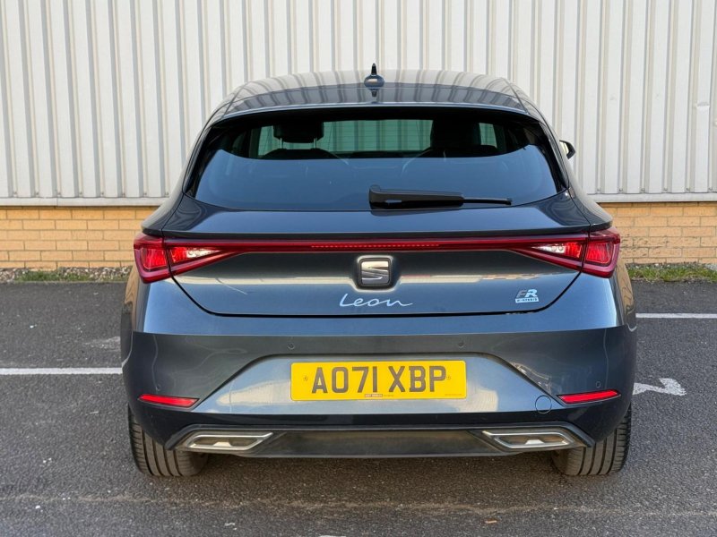 SEAT LEON