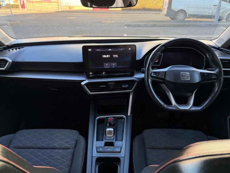 SEAT LEON