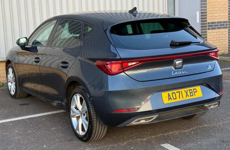 SEAT LEON