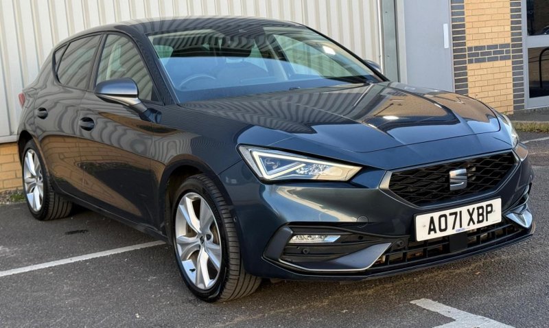 SEAT LEON