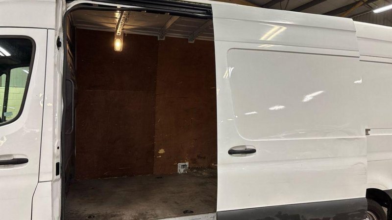 MERCEDES-BENZ SPRINTER