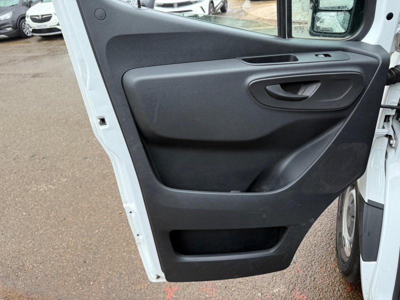 MERCEDES-BENZ SPRINTER