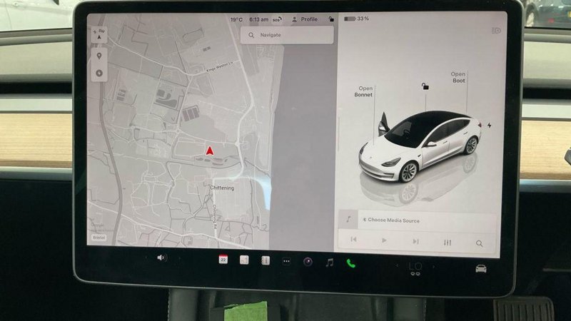 TESLA MODEL 3