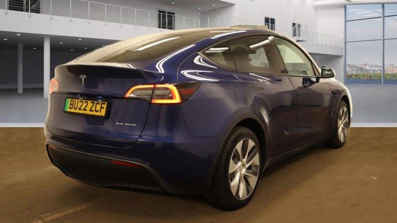 TESLA MODEL Y